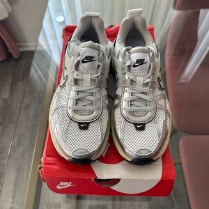 Nike V2K Run